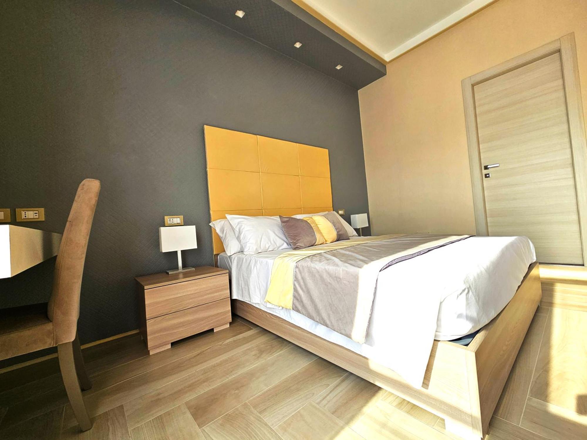 Astoria Boutique Suites Лече Екстериор снимка
